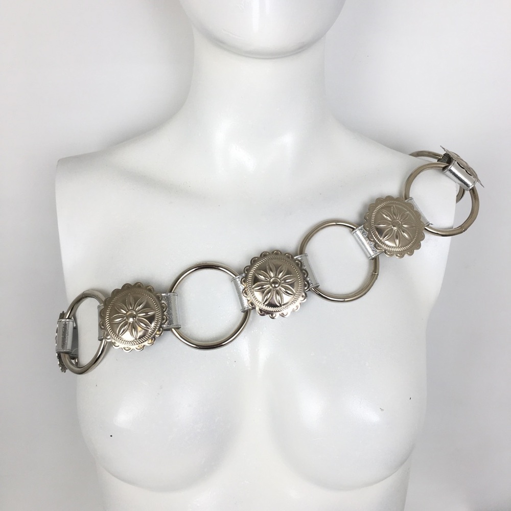 Western Concho Belt Women’s Medium/Large Silver Tone Metal Rings